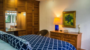 Royal Palms 6